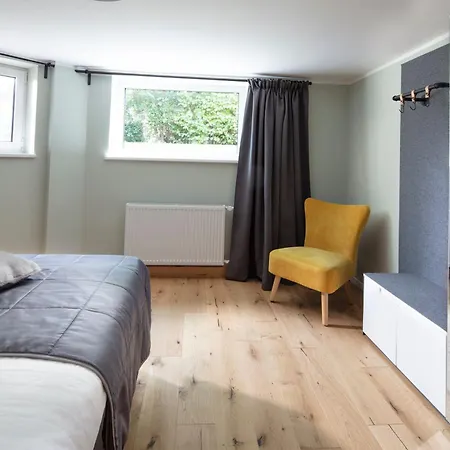 Oak Tree, Modernes Eifel Mit Sauna Und Whirlpool, Umgeben Von Wunderschoener *